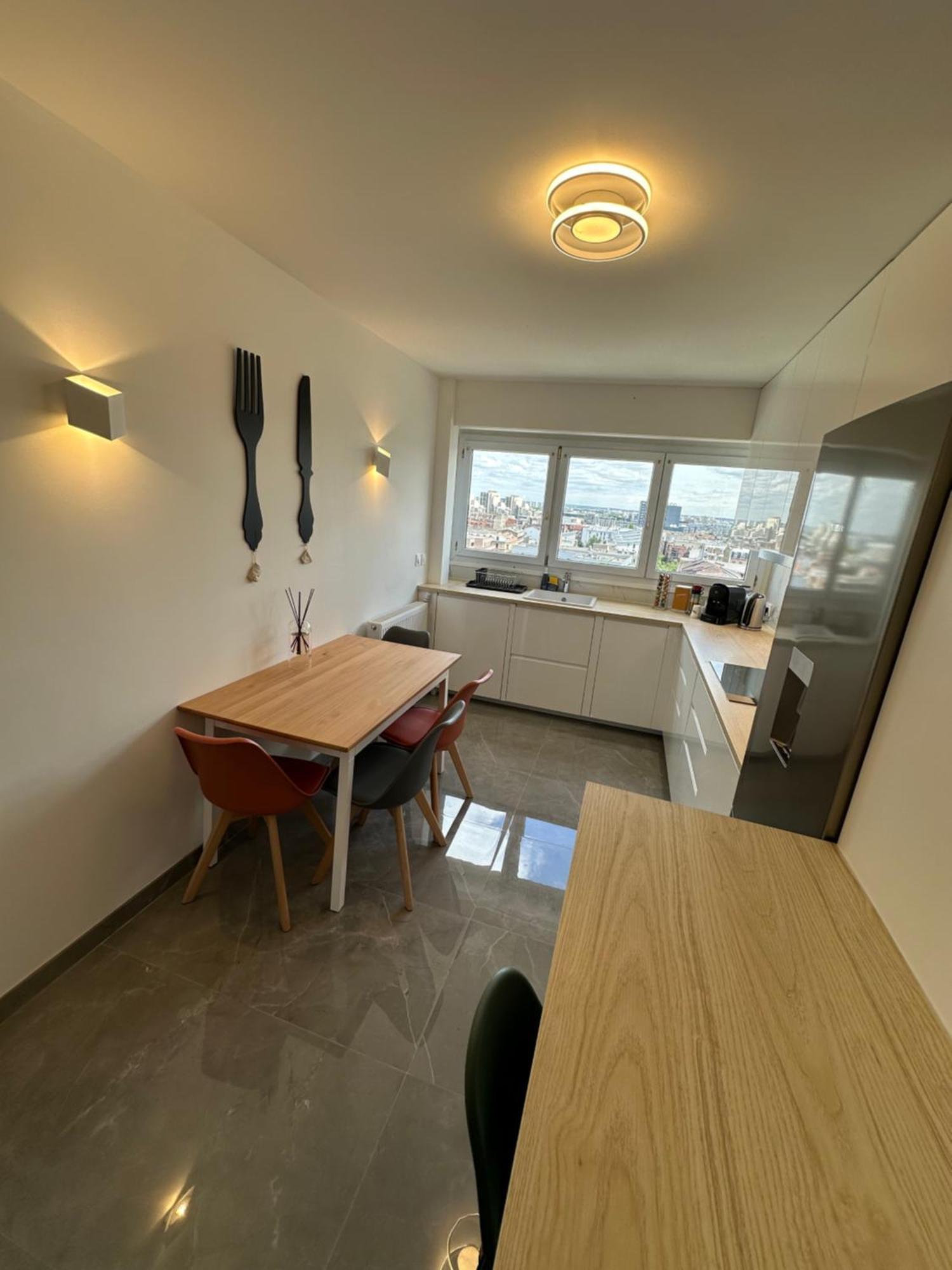 Paris Pantin Magnifique Appartement 4 Pieces De 108M2 Avec 2 Parking Interieur - Tres Cosy Pour 1 A 12 Personnes - Entierement Refait A Neuf Entire Apartment Luxurious And Warm - Pantin Paris 19 Eme Free Wifi Gratuit 外观 照片