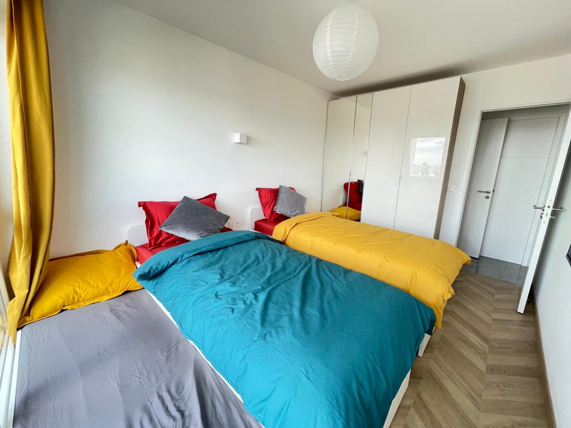 Paris Pantin Magnifique Appartement 4 Pieces De 108M2 Avec 2 Parking Interieur - Tres Cosy Pour 1 A 12 Personnes - Entierement Refait A Neuf Entire Apartment Luxurious And Warm - Pantin Paris 19 Eme Free Wifi Gratuit 外观 照片