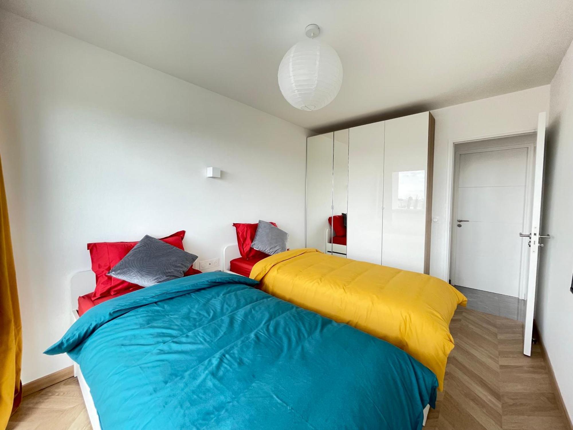 Paris Pantin Magnifique Appartement 4 Pieces De 108M2 Avec 2 Parking Interieur - Tres Cosy Pour 1 A 12 Personnes - Entierement Refait A Neuf Entire Apartment Luxurious And Warm - Pantin Paris 19 Eme Free Wifi Gratuit 外观 照片