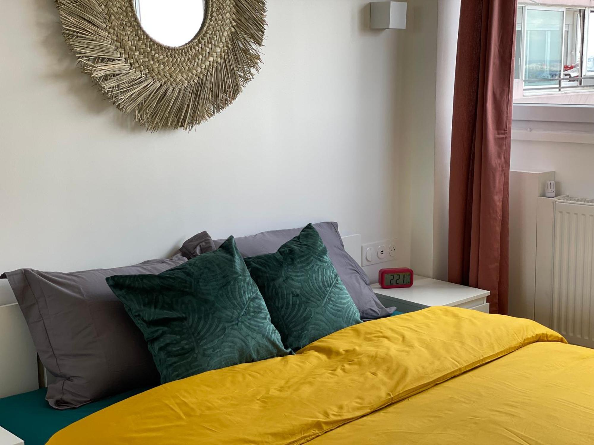 Paris Pantin Magnifique Appartement 4 Pieces De 108M2 Avec 2 Parking Interieur - Tres Cosy Pour 1 A 12 Personnes - Entierement Refait A Neuf Entire Apartment Luxurious And Warm - Pantin Paris 19 Eme Free Wifi Gratuit 外观 照片