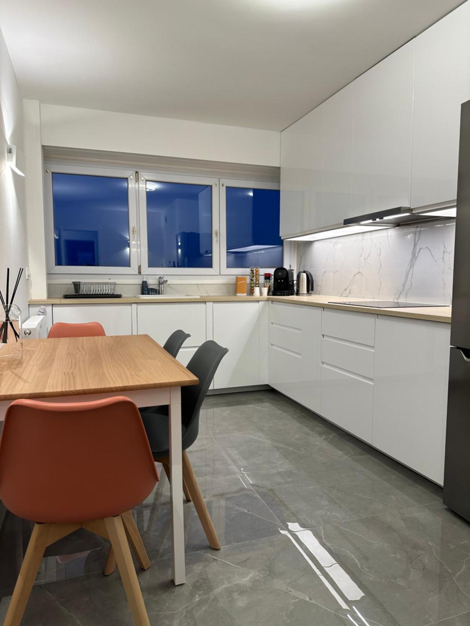 Paris Pantin Magnifique Appartement 4 Pieces De 108M2 Avec 2 Parking Interieur - Tres Cosy Pour 1 A 12 Personnes - Entierement Refait A Neuf Entire Apartment Luxurious And Warm - Pantin Paris 19 Eme Free Wifi Gratuit 外观 照片